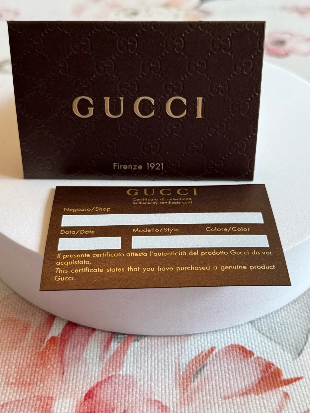 Gucci 2456/S in excellent condition, comes with case and cert. card